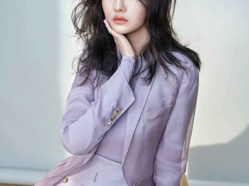 孕妈穿搭全攻略：五个明星榜样教你孕期穿出自信美