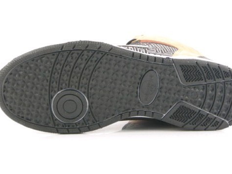 选鞋不踩坑 揭秘最扛造鞋底材质