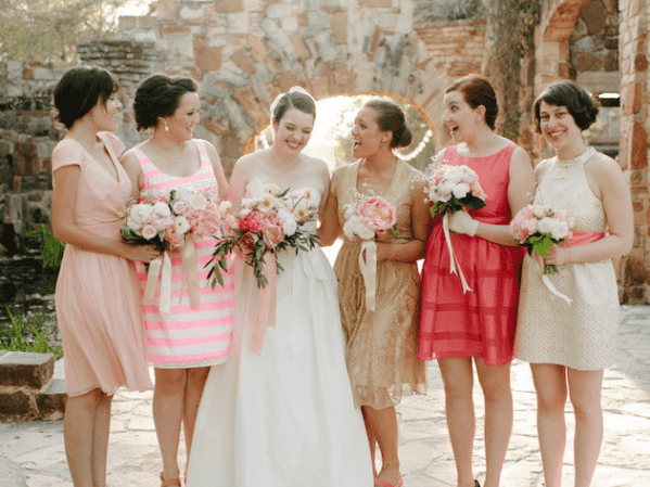 冬日伴娘穿搭秘籍温暖又靓丽