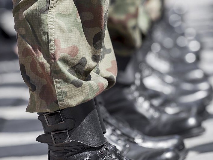 迷彩裤穿搭指南 这几双鞋子搭对了帅到没朋友