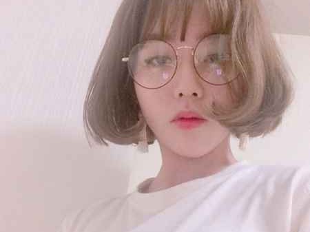 染对发色让你瞬间焕发青春活力