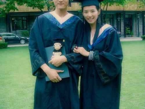 毕业照穿搭全指南 轻松打造完美形象