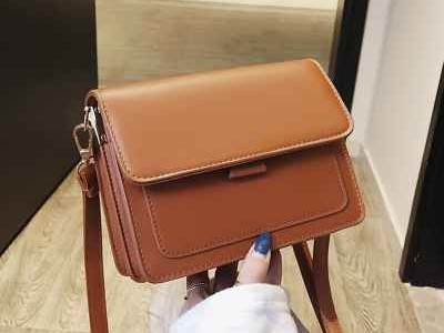 2025到2026买包颜色指南这几款百搭色闭眼入