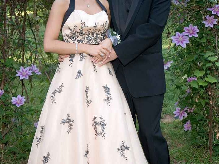 婚礼穿搭全攻略：宾客得体新人出彩的穿衣经