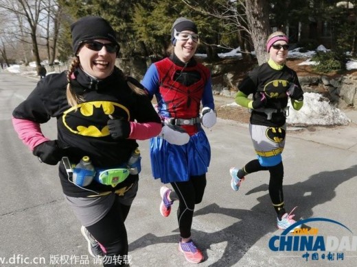 跑马老鸟的血泪史：那年我穿着棉T恤冲过了终点线