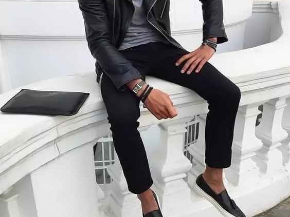 小皮衣配裤子全攻略，这么穿时髦不重样