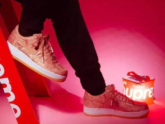 送鞋背后的千言万语  是祝福还是误会一场