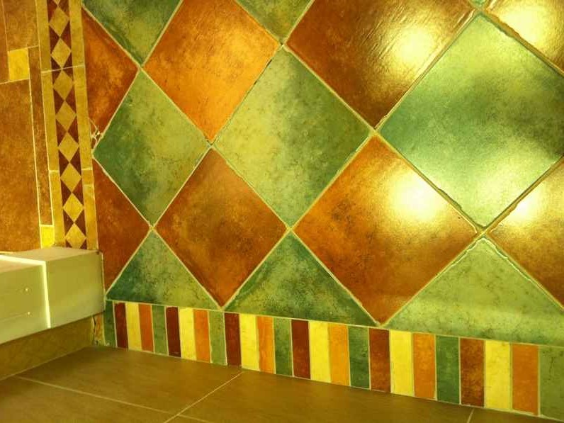 砖红色搭配全攻略 从穿搭到家居的万能配色指南