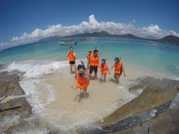 走，去三亚！这份不踩雷穿搭经让你靓翻朋友圈