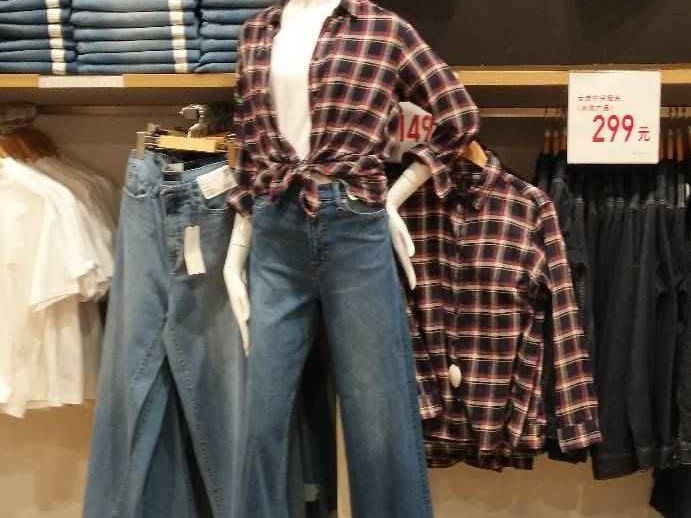 格子衬衫配外套的万能公式 告别土味穿出高级层次感