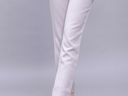 直筒裤配鞋全攻略 从通勤到街头一双鞋定风格