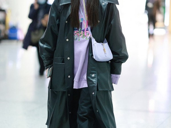 黑色卫衣配外套全攻略 穿出风格不撞衫