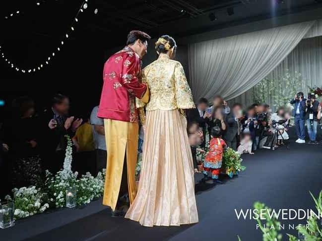 婚宴着装全攻略：穿对衣服不尴尬