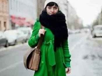 墨绿色搭配全攻略从穿搭到家装的高级感秘诀