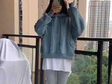 穿什么显白这些颜色让你白到发光