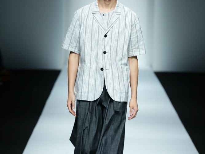 嘿，你也在找ES是啥牌子衣服吗？别急，这潭水有点深