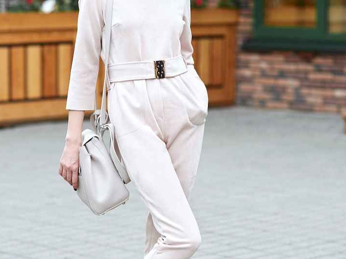 白色鞋子配衣服全攻略 穿出清爽高级感