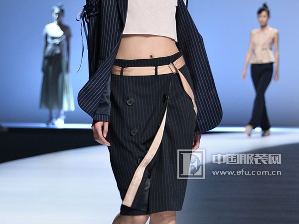 香港逛街穿搭实战指南 看懂天气场合与本地风格