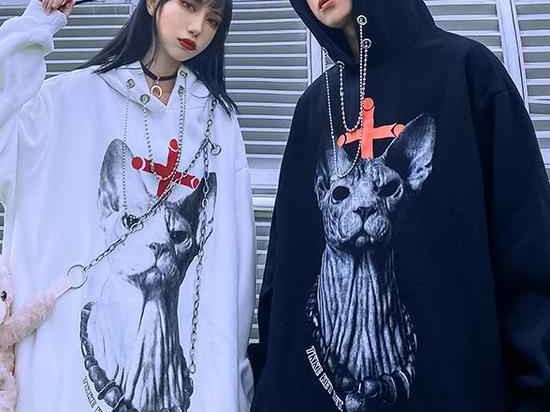 卫衣外面穿搭全攻略 轻松穿出时尚范儿