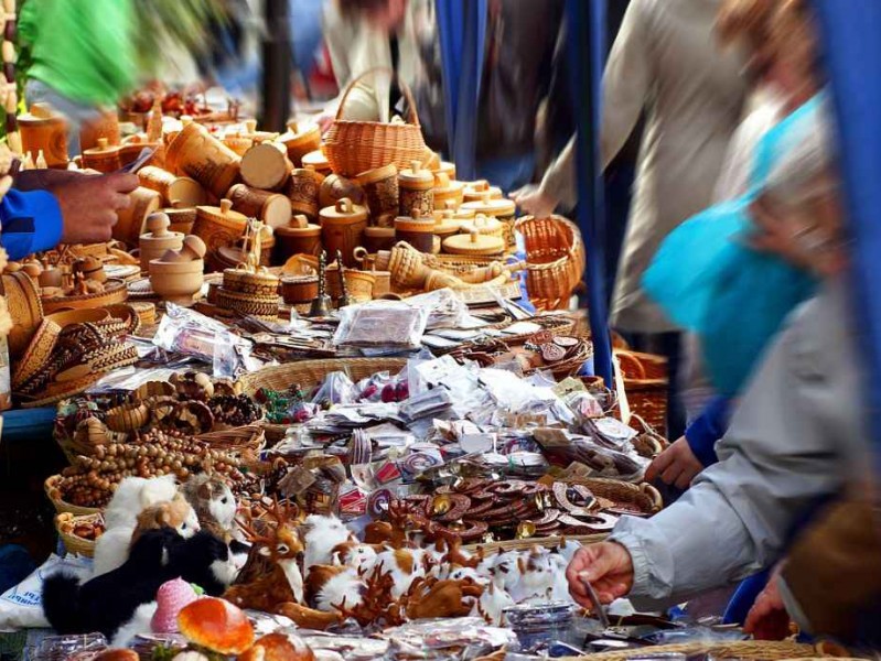 夜市地摊选品实战指南 从温饱到爆款的进阶思路